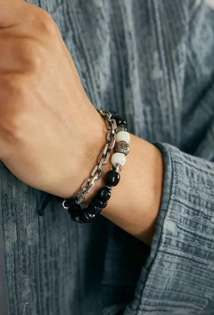 Side profile on wrist, capturing the "Hard & Soft" aesthetic suitable for Amekaji and vintage fashion lovers